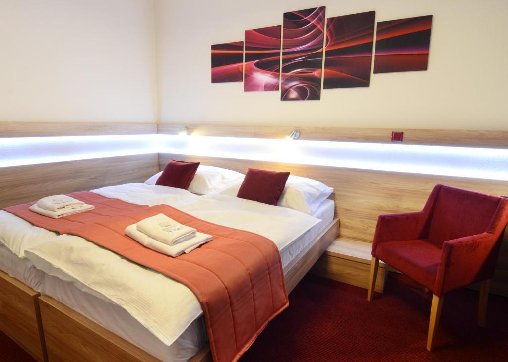 Hotel Uno Ústí nad Orlicí Szoba fotó