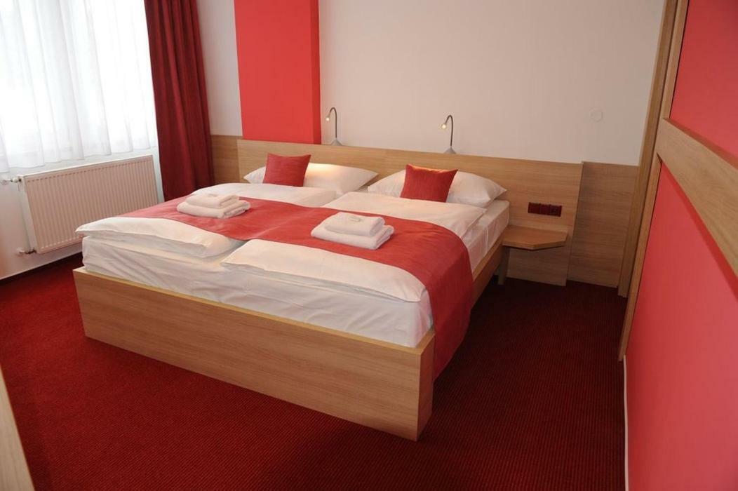 Hotel Uno Ústí nad Orlicí Kültér fotó